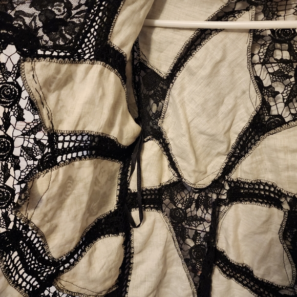 Anthropologie...MOTH..Black & Cream Lace and Crochet Open Jacket..size S… - Picture 2 of 8